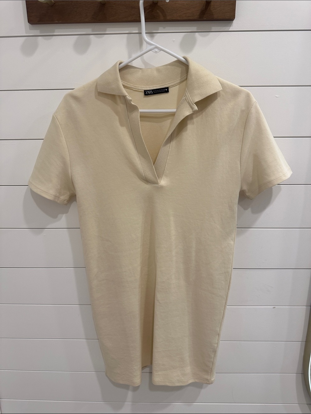 Zara Cream Mini Dress with Open V-Neck Collar